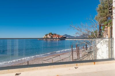 10-sveti-stefan-luxury-waterside-apartments
