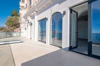 11-sveti-stefan-luxury-waterside-apartments
