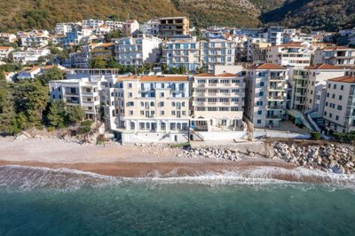13-sveti-stefan-luxury-waterside-apartments