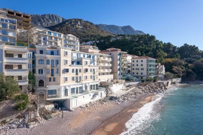 15-sveti-stefan-luxury-waterside-apartments