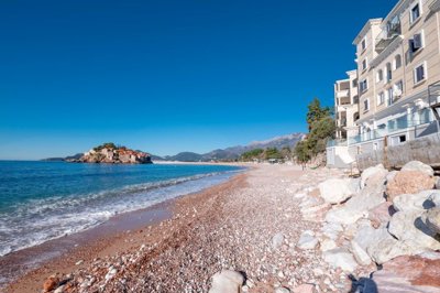 4-sveti-stefan-luxury-waterside-apartments