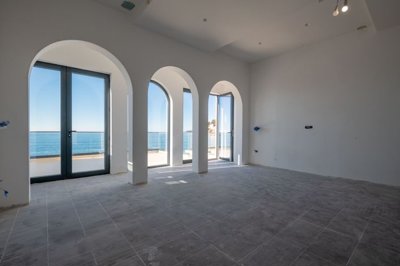 6-sveti-stefan-luxury-waterside-apartments