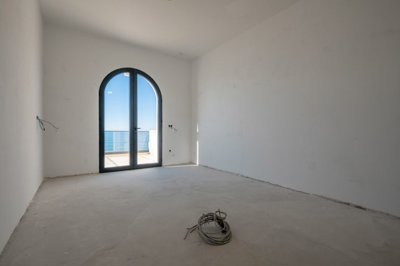 7-sveti-stefan-luxury-waterside-apartments
