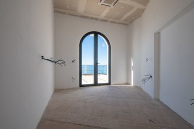 8-sveti-stefan-luxury-waterside-apartments