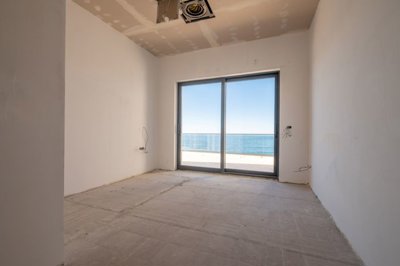 9-sveti-stefan-luxury-waterside-apartments