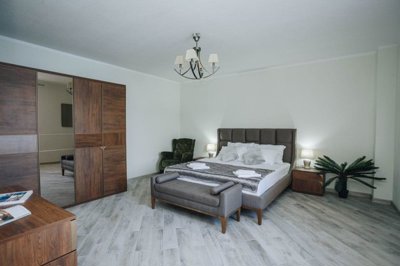 12-krasici-waterfront-villa-with-3-apartments