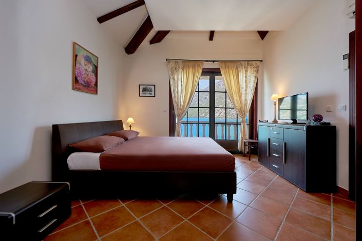 Image No.10-4 Bed Villa for sale