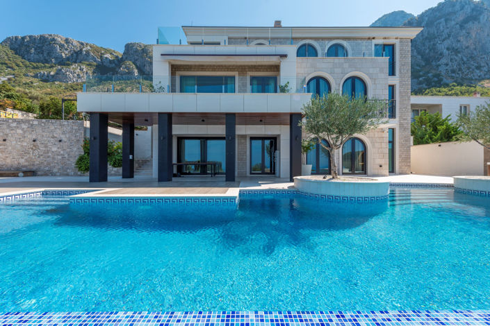 Image No.3-6 Bed Villa for sale