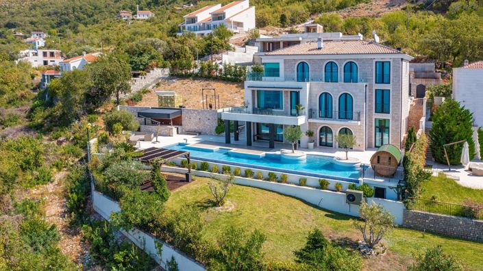 Image No.5-6 Bed Villa for sale