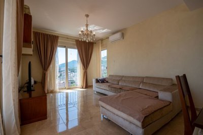 6-luxury-penthouse-with-panoramic-rooftop-ter