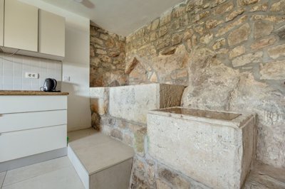 11-authentic-stone-house-lustica-zabrdje