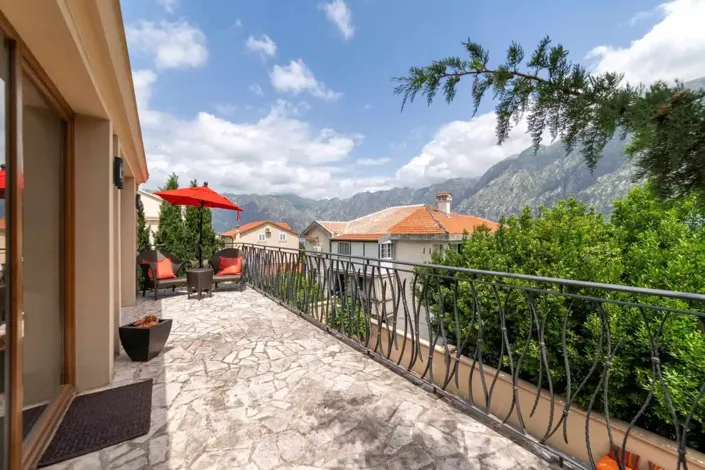 Image No.1-1 Bed House for sale