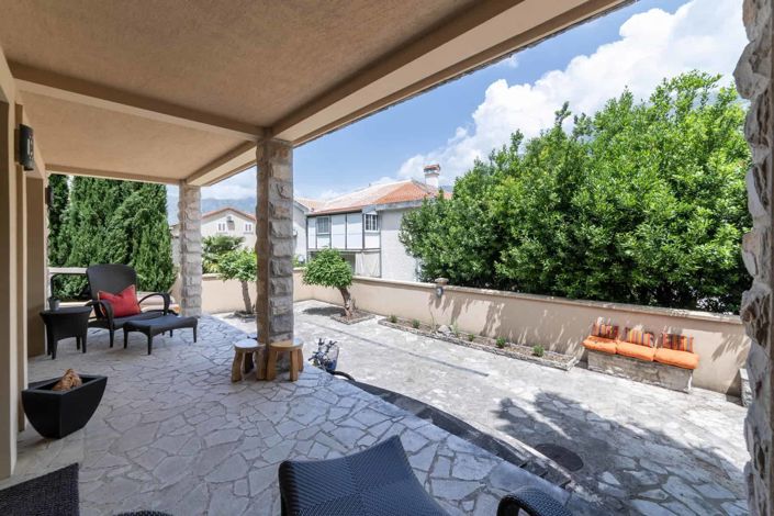 Image No.10-1 Bed House for sale