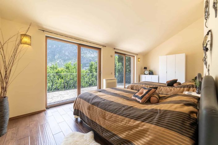 Image No.11-1 Bed House for sale