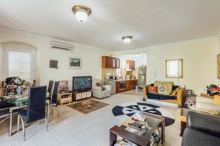 Image No.13-3 Bed Commercial for sale