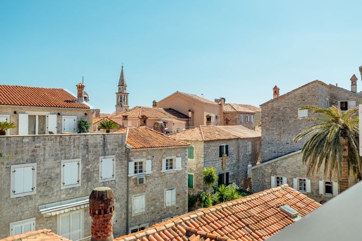 Image No.9-3 Bed Commercial for sale