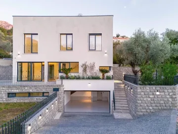 1-luxury-villa-on-a-prime-location