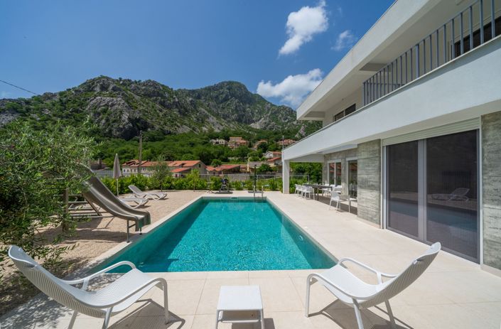 Image No.6-Maison de 3 chambres à vendre à Kotor