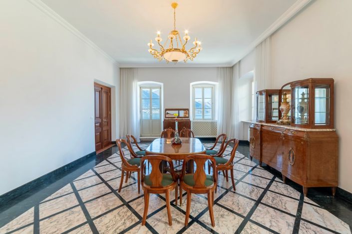 Image No.7-7 Bed Villa for sale