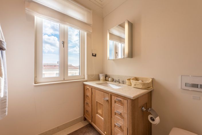 Image No.29-4 Bed Apartment for sale