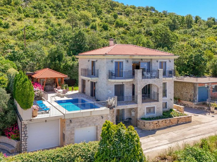 Image No.1-3 Bed Villa for sale