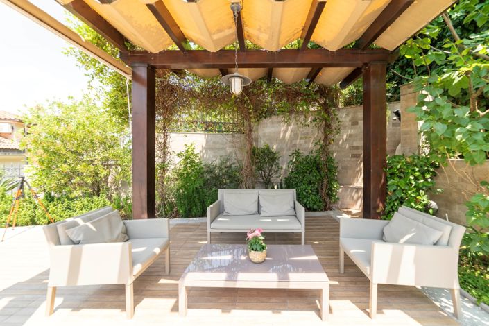 Image No.9-6 Bed House for sale