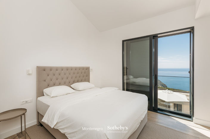 Image No.11-5 Bed House for sale