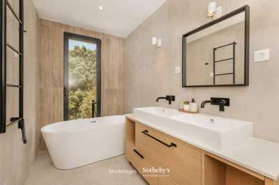 12-luxury-5bd-villa-witha-pool-in-blizikuce