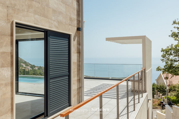 Image No.16-5 Bed House for sale