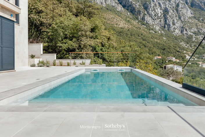 Image No.4-5 Bed House for sale