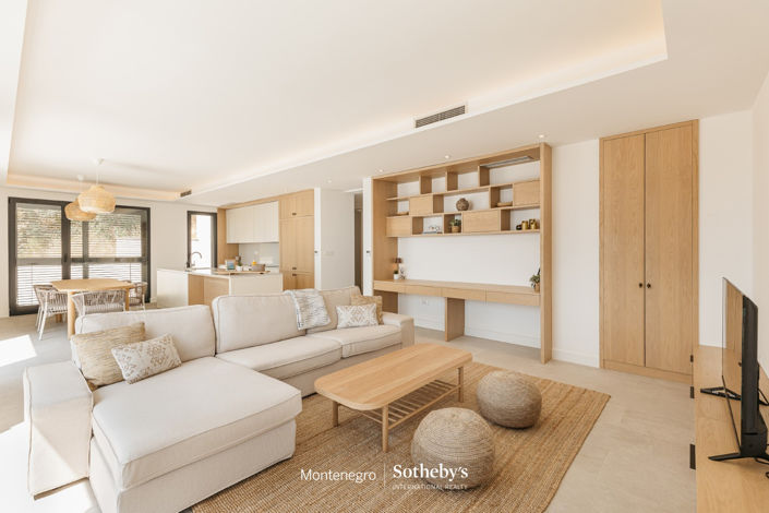 Image No.7-5 Bed House for sale
