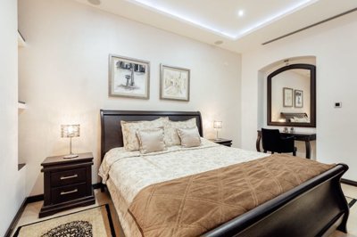 11-kotor-old-town-two-luxury-antique-furnishe
