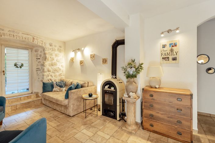 Image No.10-10 Bed House for sale