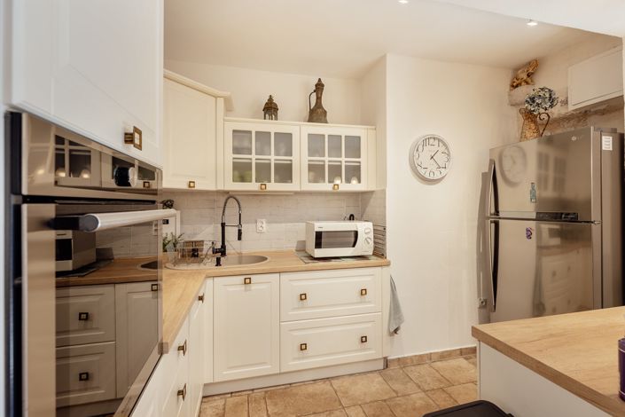 Image No.12-10 Bed House for sale