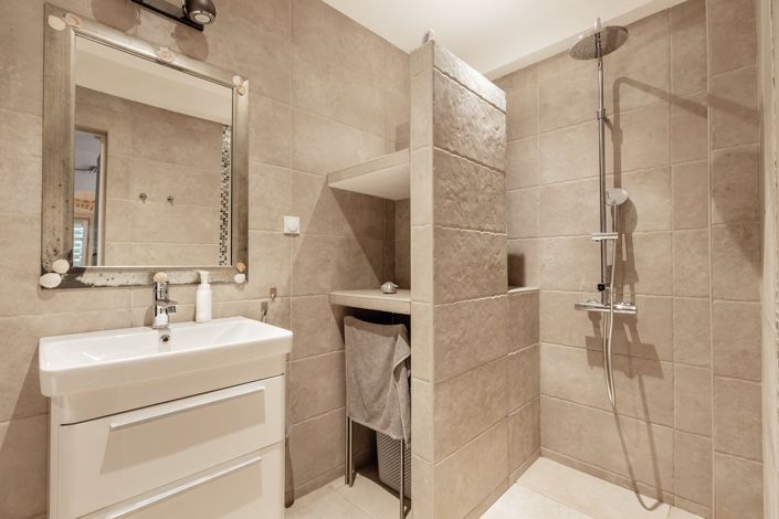 Image No.14-10 Bed House for sale