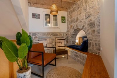 8-7-unique-apartment-in-budva-old-town-min