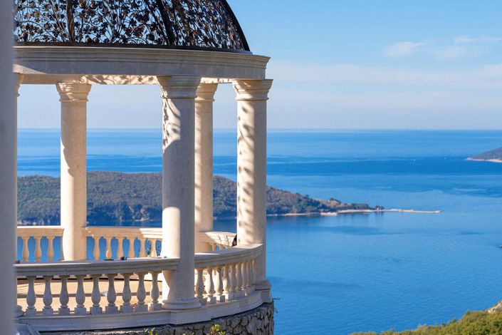 Image No.17-11 Bed Villa for sale