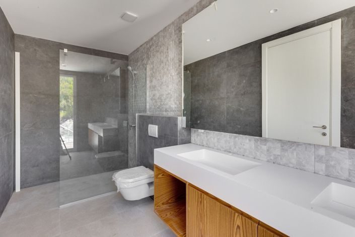 Image No.17-5 Bed Villa for sale