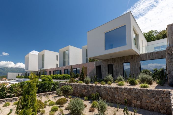 Image No.20-5 Bed Villa for sale