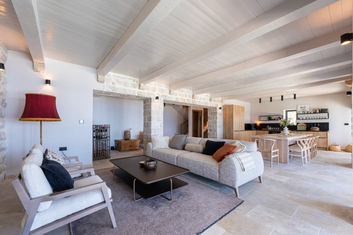 Image No.11-9 Bed House for sale