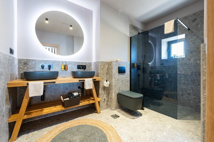 Image No.24-9 Bed House for sale