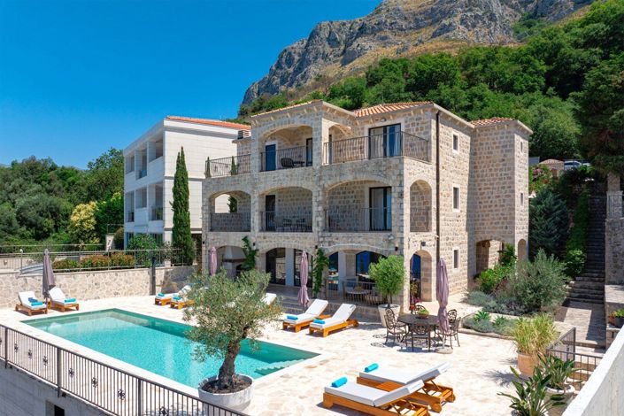 Image No.4-9 Bed House for sale