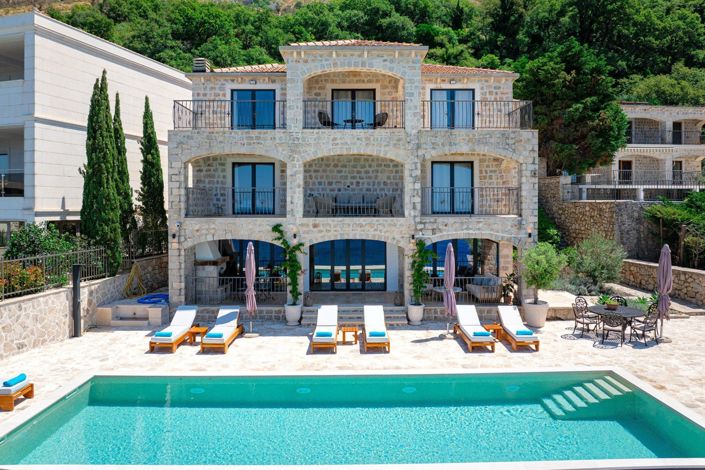 Image No.5-9 Bed House for sale