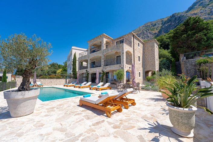 Image No.6-9 Bed House for sale