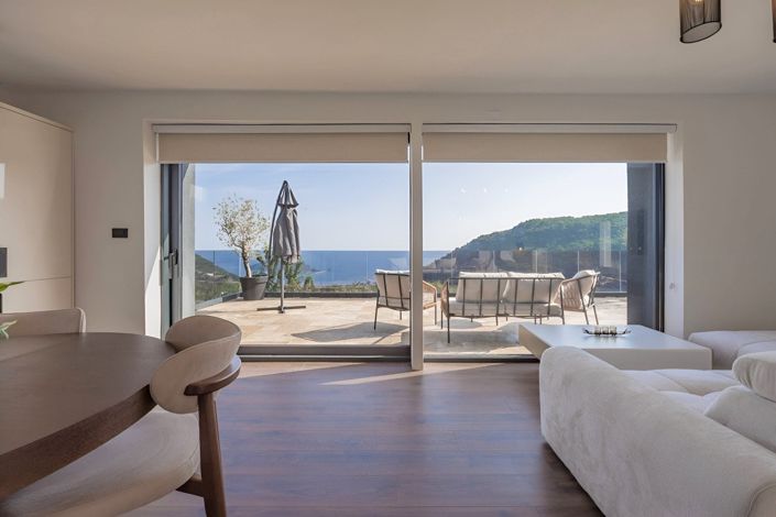 Image No.14-8 Bed House for sale