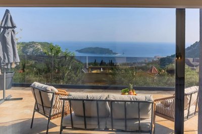 3-8-bdr-villa-with-a-pool-markovici-budva