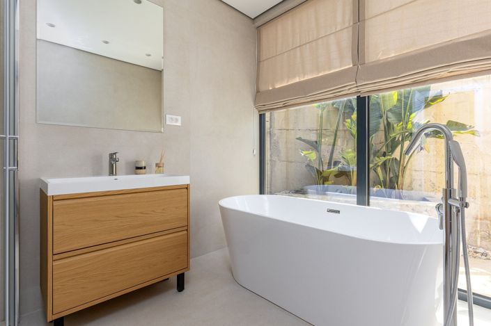 Image No.20-2 Bed House for sale