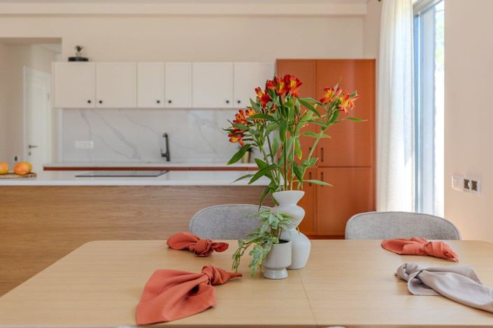 Image No.8-2 Bed House for sale