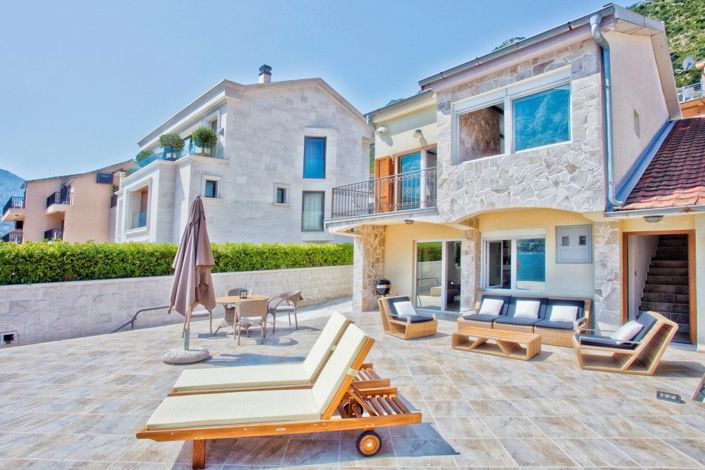 Image No.6-Maison de 4 chambres à vendre à Kotor