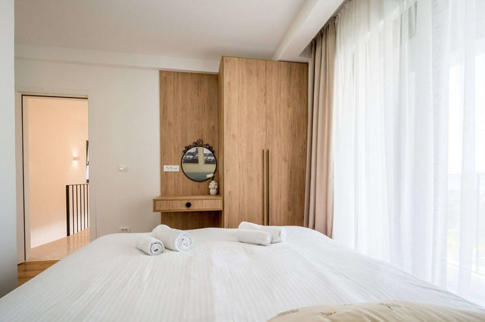 Image No.19-4 Bed House for sale